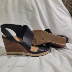 SOLD ☆☆☆☆Lucky Brand size 6 wedge